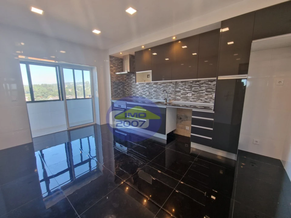 Apartamento T3 para Venda em Paços de Brandão Foto 3