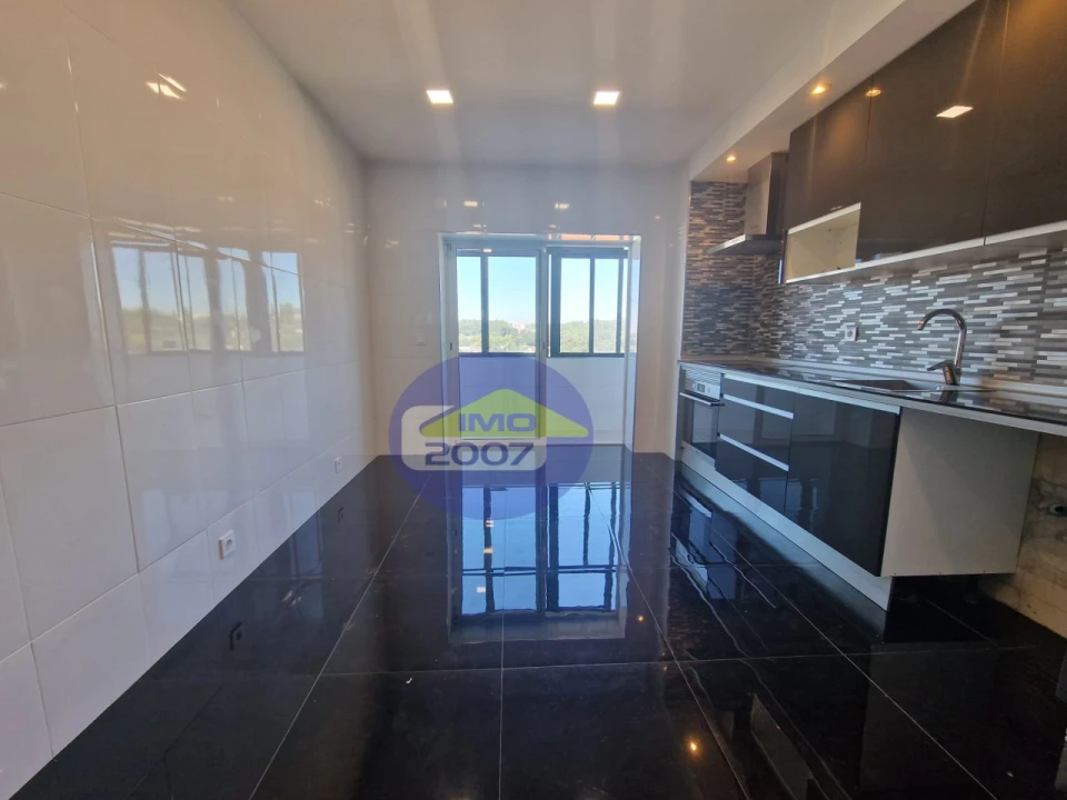 Apartamento T3 para Venda em Paços de Brandão Foto 4