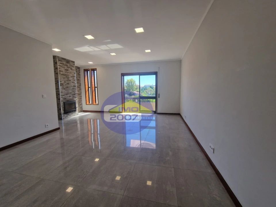Apartamento T3 para Venda em Paços de Brandão Foto 7