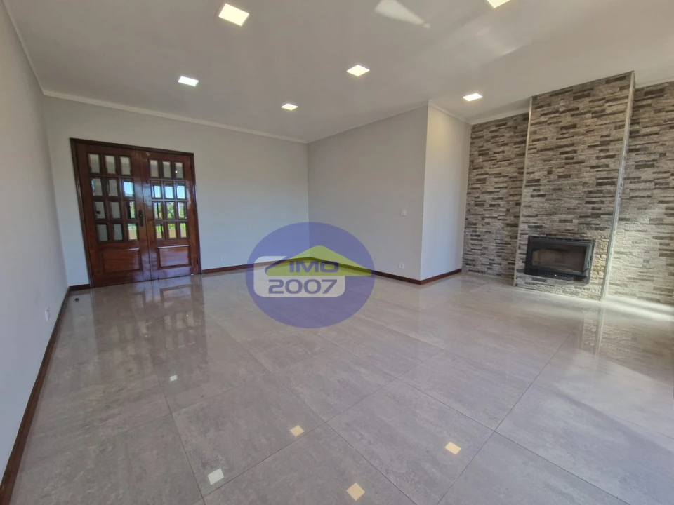 Apartamento T3 para Venda em Paços de Brandão Foto 10