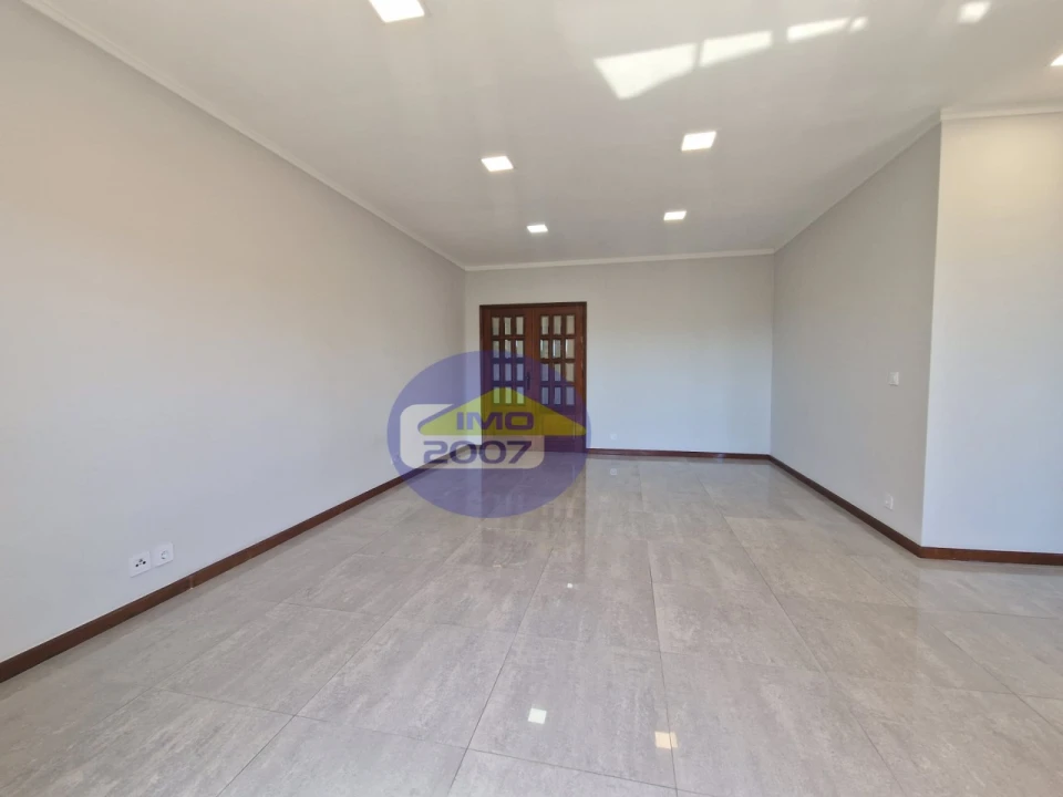 Apartamento T3 para Venda em Paços de Brandão Foto 11