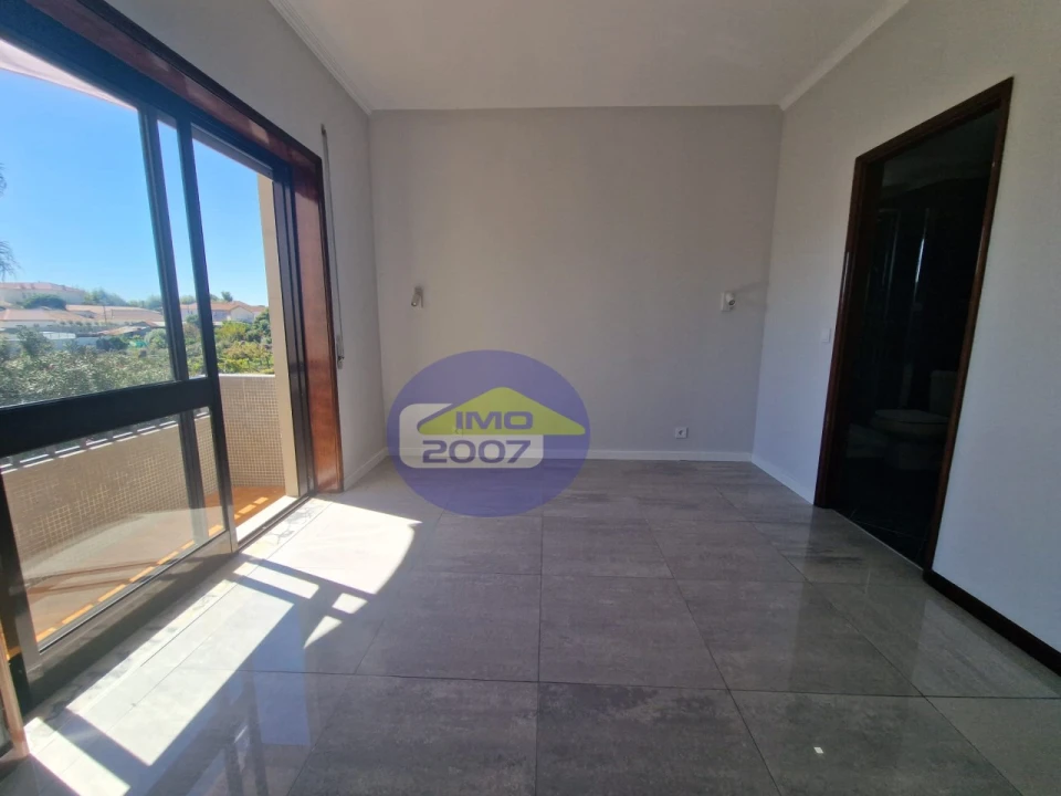 Apartamento T3 para Venda em Paços de Brandão Foto 14