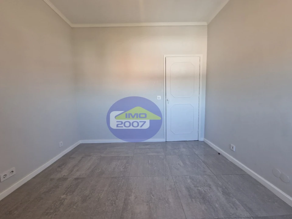 Apartamento T3 para Venda em Paços de Brandão Foto 23