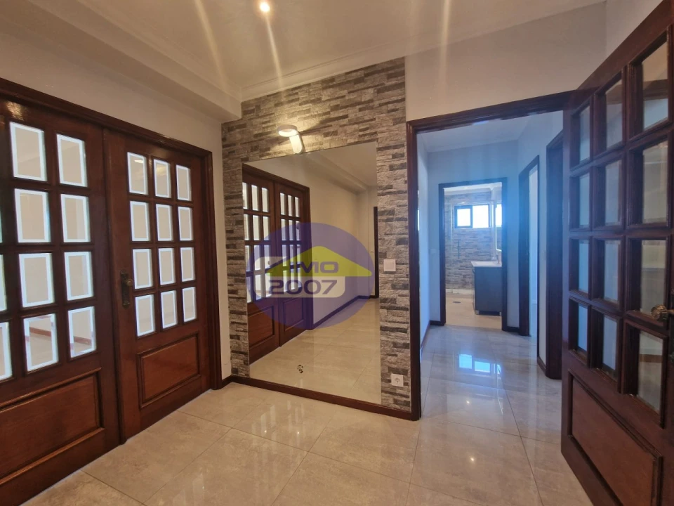 Apartamento T3 para Venda em Paços de Brandão Foto 1