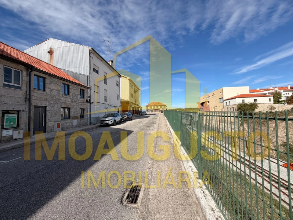 Loja para Arrendamento em Guarda Foto 9