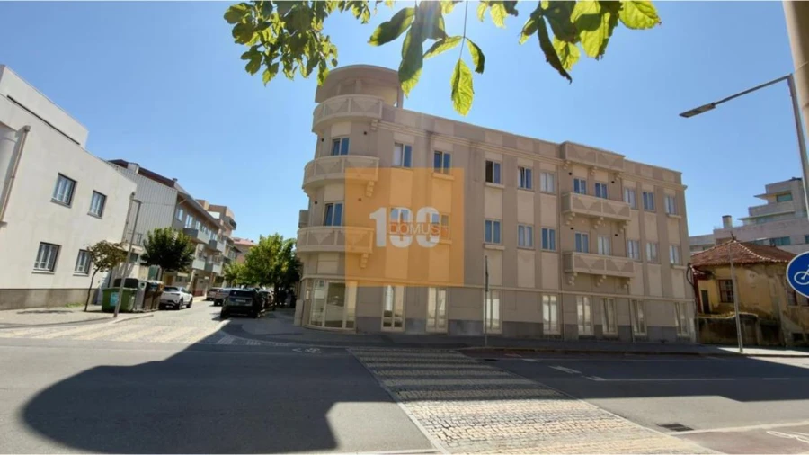 Apartamento T2 para Venda em Espinho Foto 2