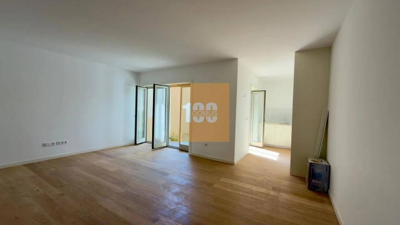 Apartamento T2 para Venda em Espinho Foto 3