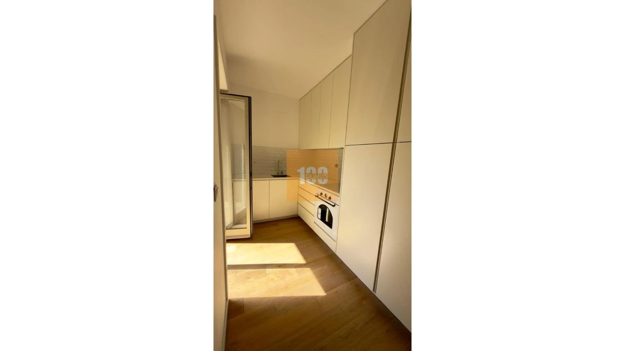 Apartamento T2 para Venda em Espinho Foto 5