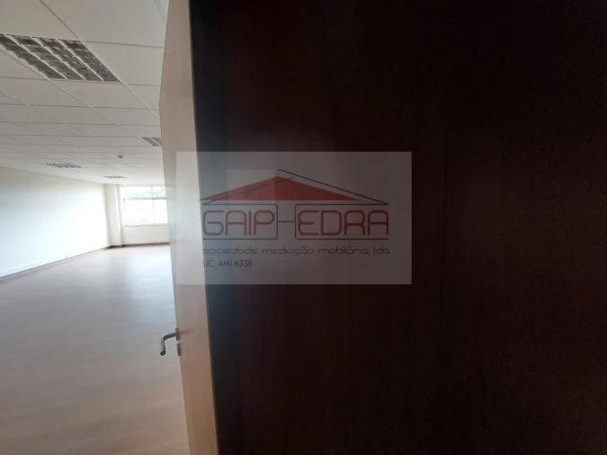 Escritório para Venda em Tavarede Foto 21