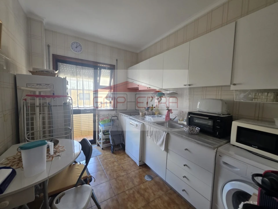 Apartamento T1 para Arrendamento em Canelas Foto 5