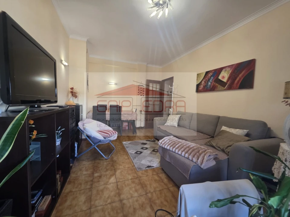 Apartamento T1 para Arrendamento em Canelas Foto 6