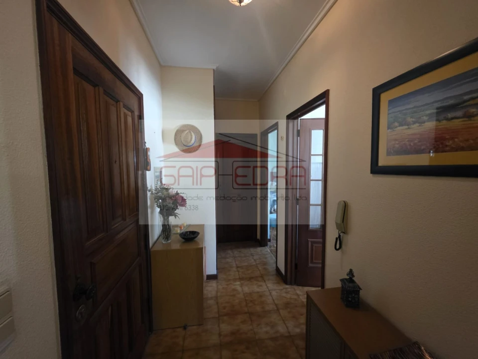 Apartamento T1 para Arrendamento em Canelas Foto 7