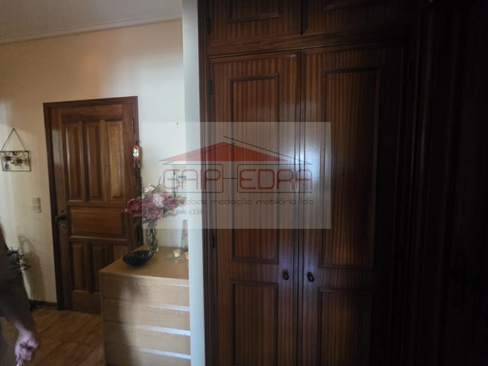 Apartamento T1 para Arrendamento em Canelas Foto 8