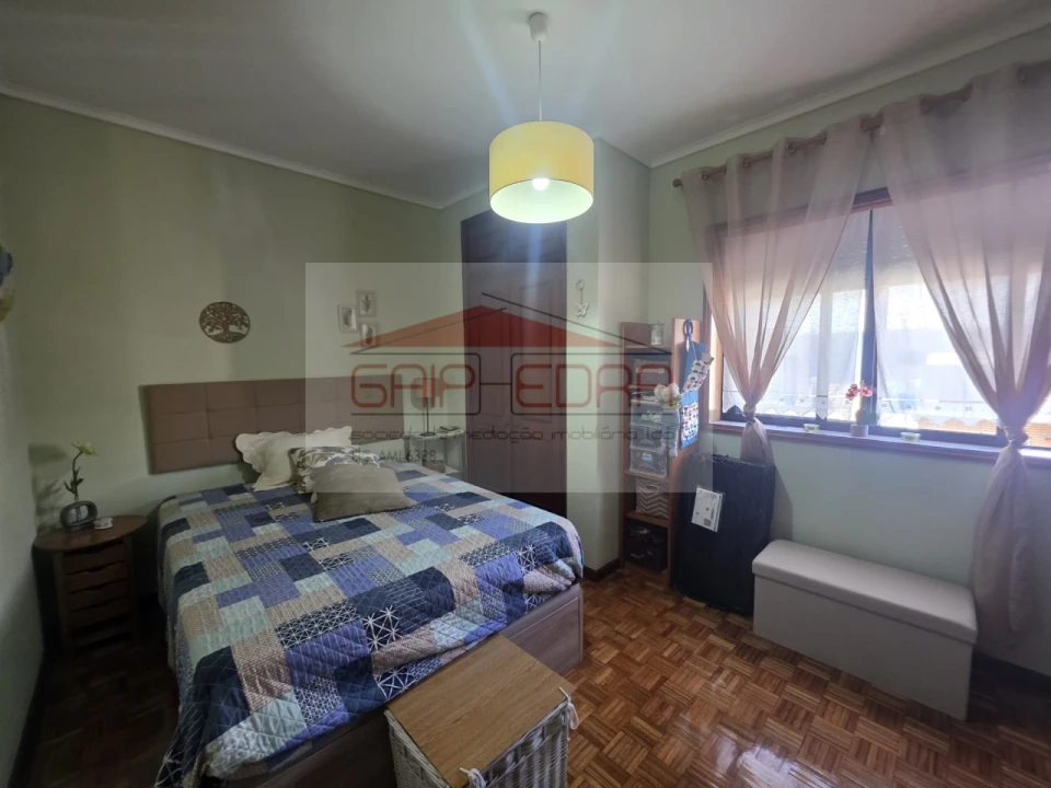 Apartamento T1 para Arrendamento em Canelas Foto 9