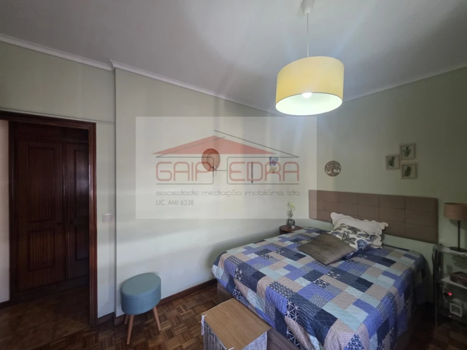 Apartamento T1 para Arrendamento em Canelas Foto 10