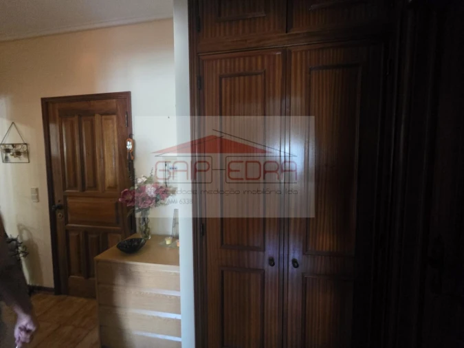 Apartamento T1 para Arrendamento em Canelas Foto 8