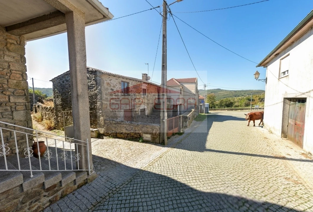 Moradia T3 para Venda em Sé, Santa Maria e Meixedo Foto 4