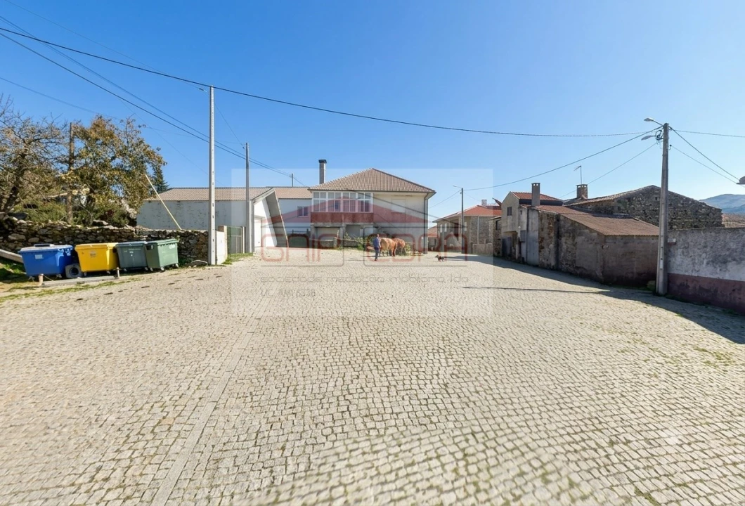 Moradia T3 para Venda em Sé, Santa Maria e Meixedo Foto 6