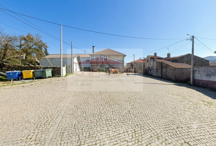 Moradia T3 para Venda em Sé, Santa Maria e Meixedo Foto 6