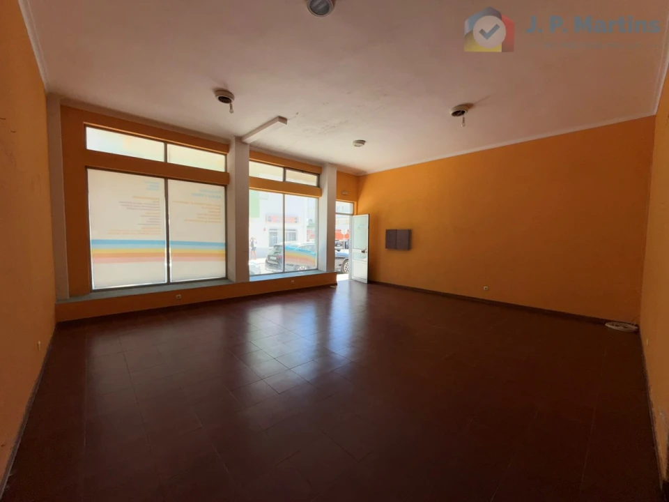 Loja para Venda em Baixa da Banheira e Vale da Amoreira Foto 2