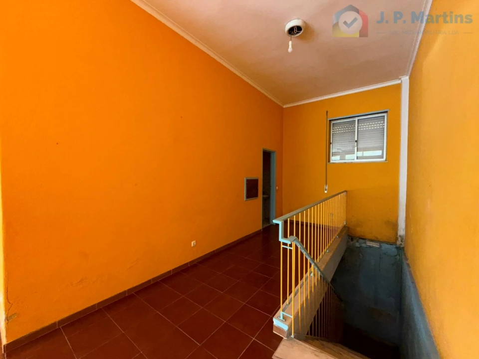 Loja para Venda em Baixa da Banheira e Vale da Amoreira Foto 3