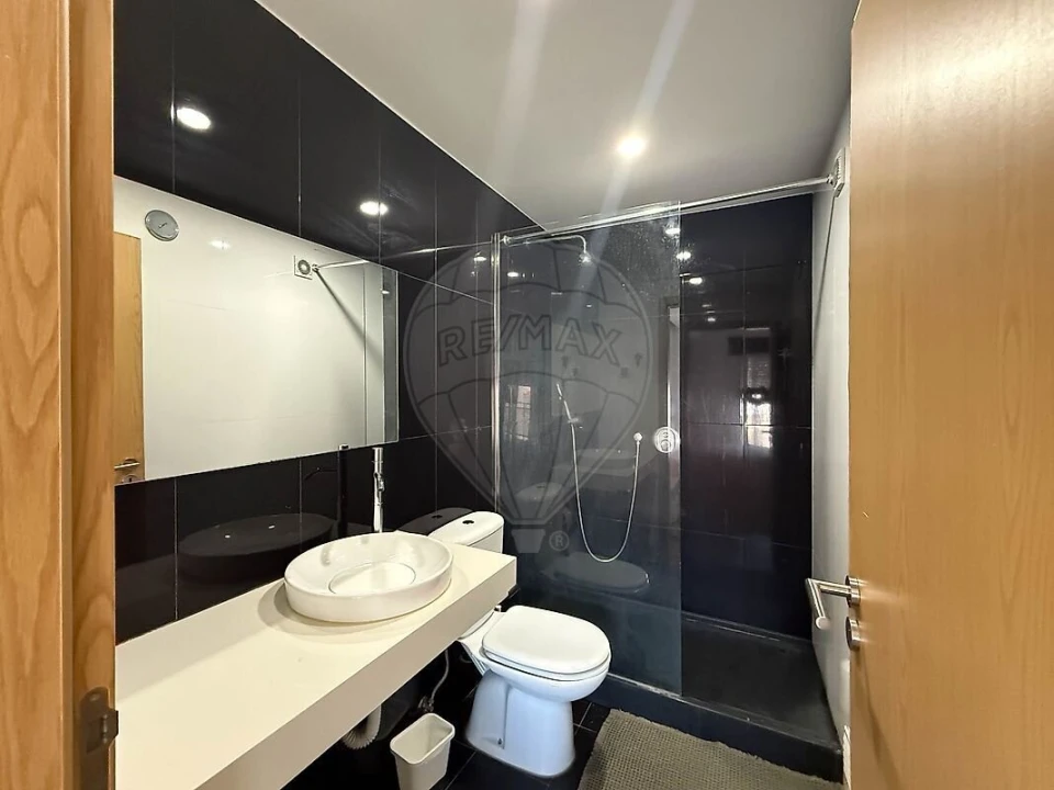 Apartamento T2 para Venda em Corroios Foto 31
