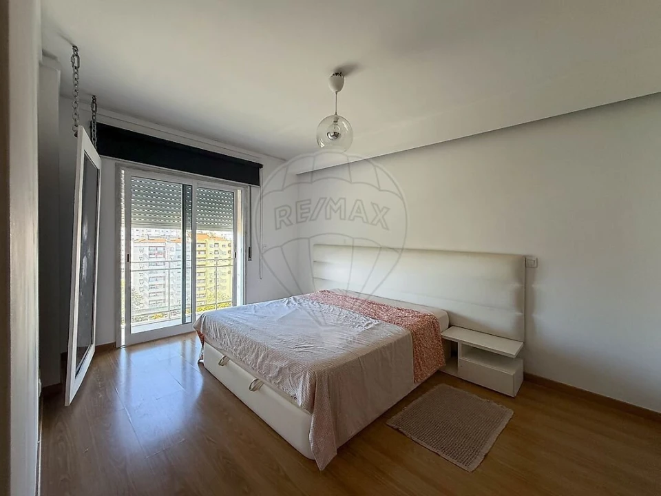 Apartamento T2 para Venda em Corroios Foto 38