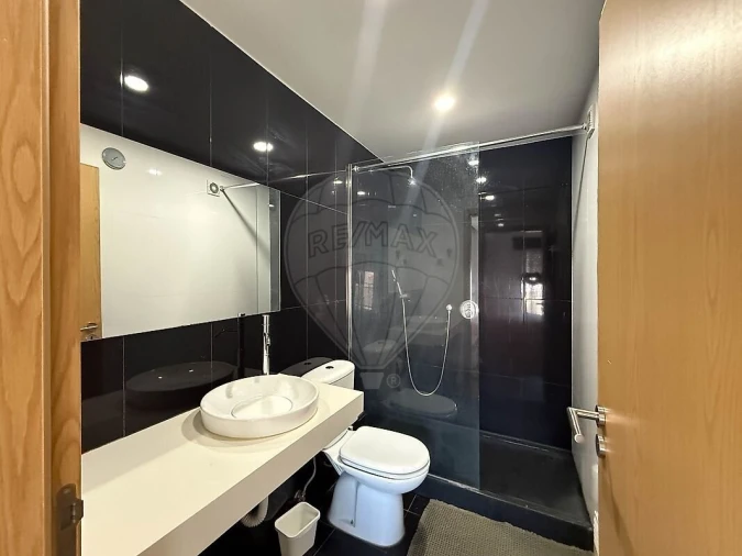 Apartamento T2 para Venda em Corroios Foto 31