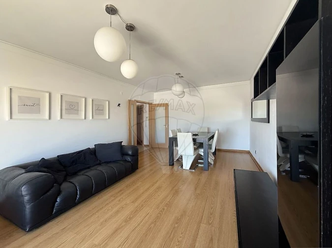 Apartamento T2 para Venda em Corroios Foto 11