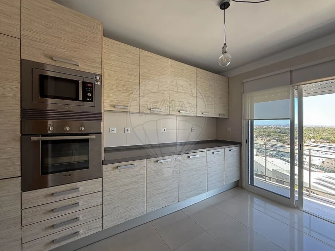 Apartamento T2 para Venda em Corroios Foto 16