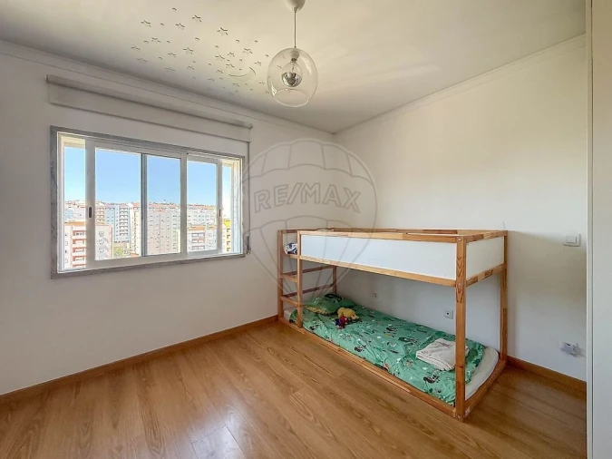 Apartamento T2 para Venda em Corroios Foto 27