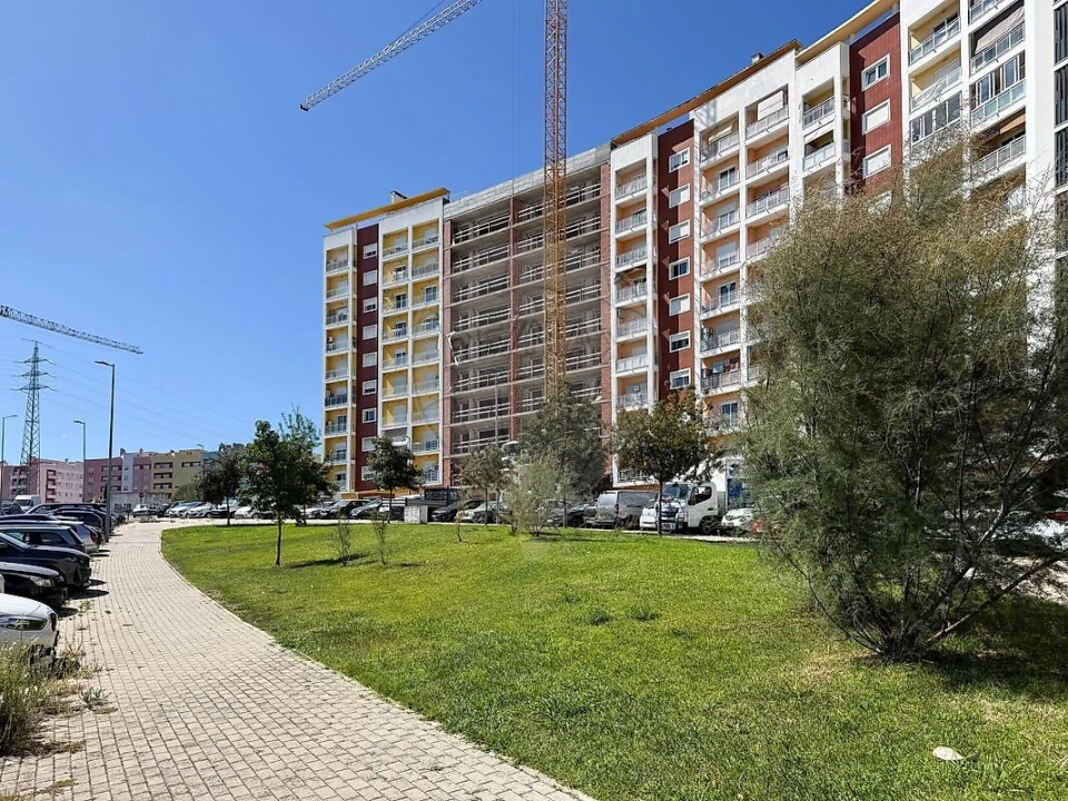 Apartamento T2 para Venda em Corroios Foto 3