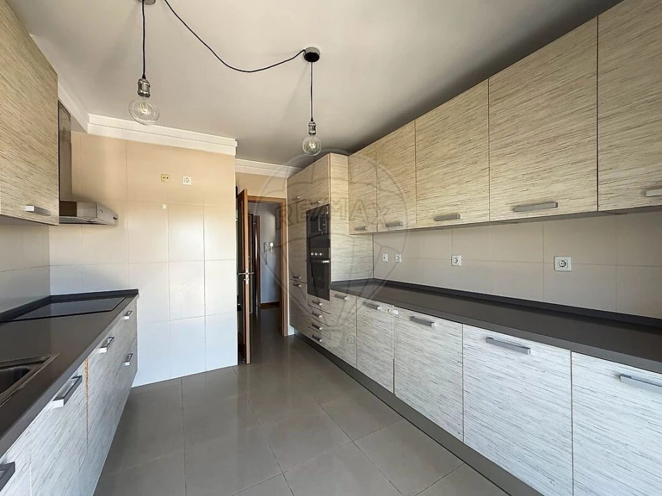 Apartamento T2 para Venda em Corroios Foto 18