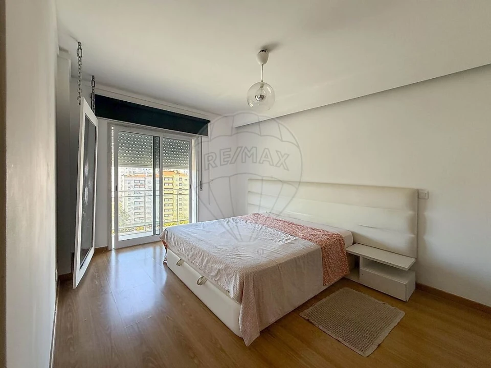 Apartamento T2 para Venda em Corroios Foto 35