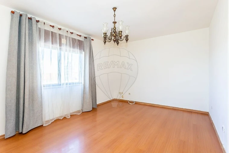 Apartamento T3 para Venda em Algueirão-Mem Martins Foto 4