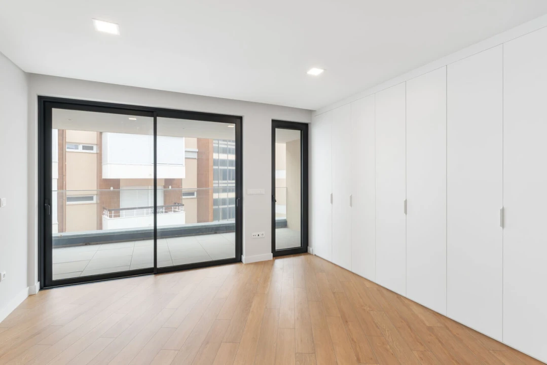 Apartamento T2 para Venda em Carcavelos e Parede Foto 9