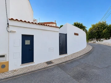 Moradia T3 para Venda em Santa Maria do Castelo e Santiago e Santa Susana