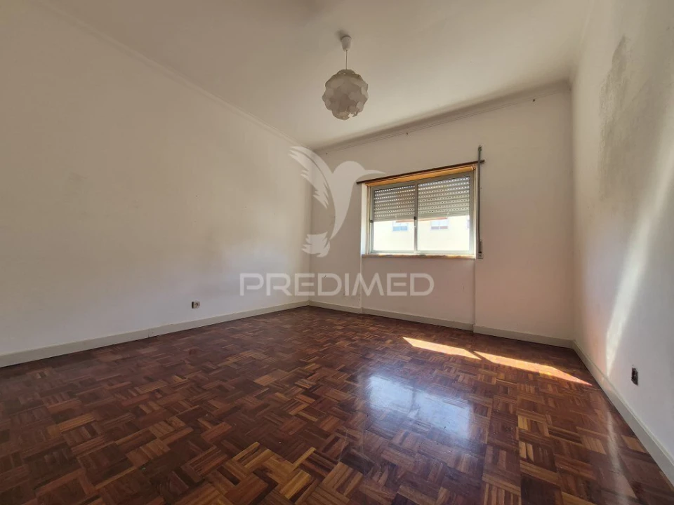 Apartamento T2 para Venda em Rio de Mouro Foto 7