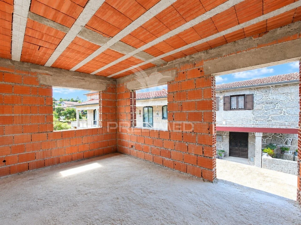Moradia T3 para Venda em Rossas Foto 10