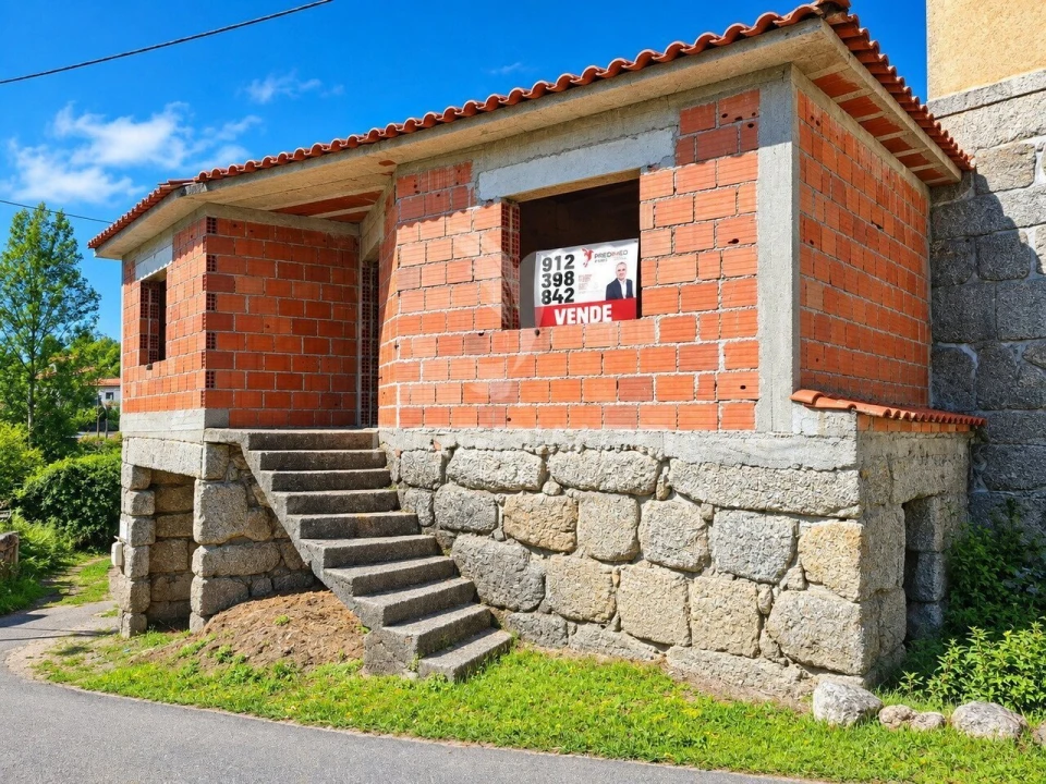 Moradia T3 para Venda em Rossas Foto 4