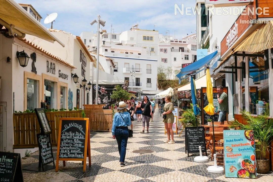 Moradia T0 para Venda em Albufeira e Olhos de Água Foto 17