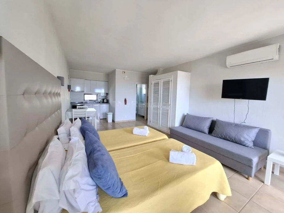 Apartamento T0 para Venda em Albufeira e Olhos de Água Foto 3