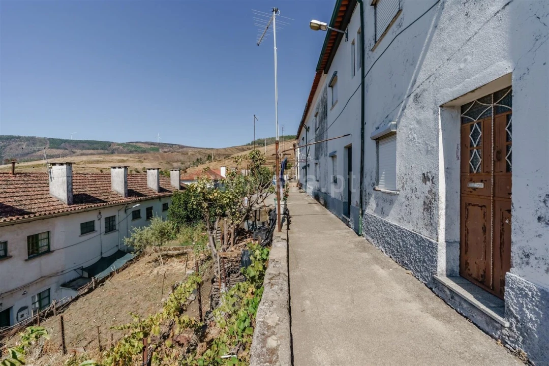 Moradia T2 para Venda em Aldeia de São Francisco de Assis Foto 1
