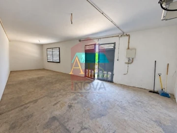 Armazém para Venda em Vila Verde e Barbudo