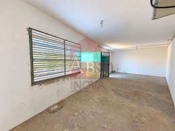 Armazém para Venda em Vila Verde e Barbudo