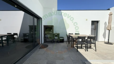 Moradia T3 para Venda em Fernao Ferro