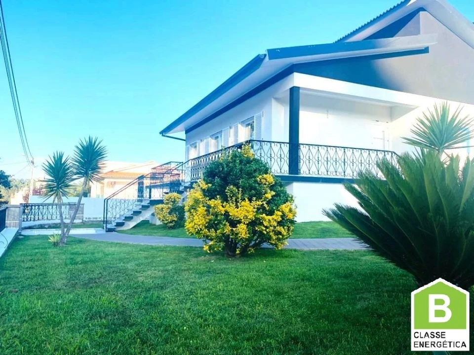 Moradia T4 para Arrendamento em Gemeses Foto 1