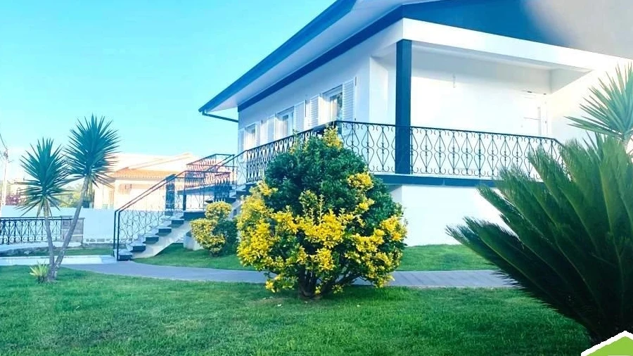 Moradia T4 para Arrendamento em Gemeses