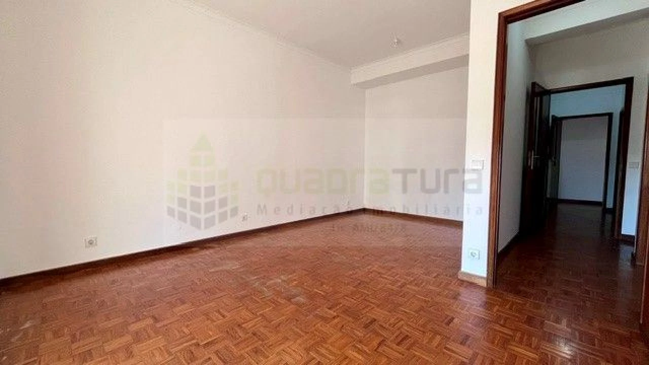 Apartamento T3 para Arrendamento em São Mamede de Infesta e Senhora da Hora Foto 1