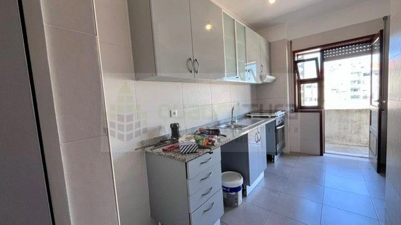 Apartamento T3 para Arrendamento em São Mamede de Infesta e Senhora da Hora Foto 4